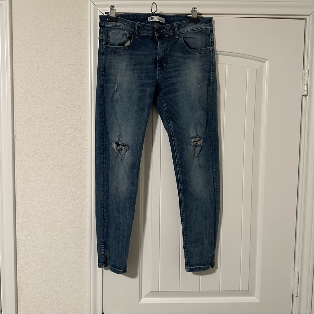 Zara Distressed Skinny Jeans Women Size 10 Zipper Hem Denim